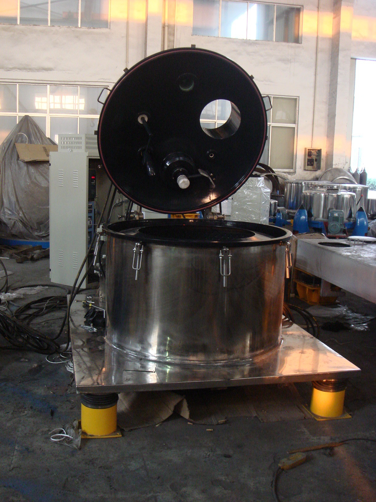 lgz1250h平板式刮刀下卸料衬哈拉离心机