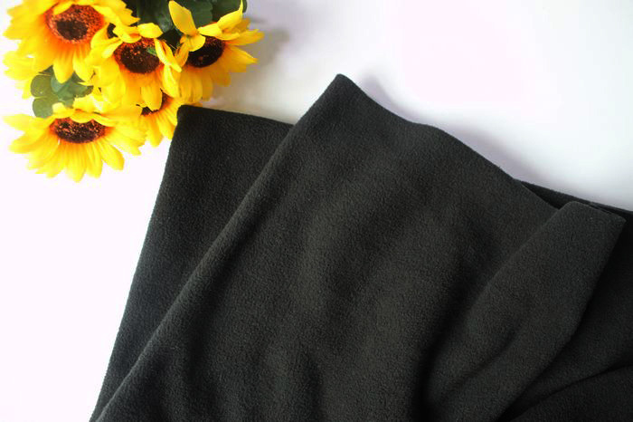 厂家直销批发 双面纯黑摇粒绒 面料库存现货针织纺织绒布匹家纺