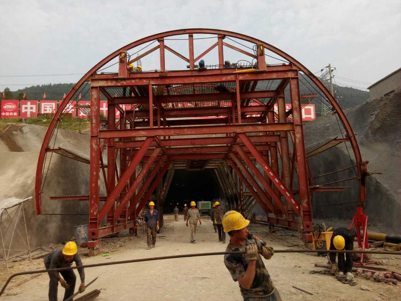 厂家直销隧道衬砌台车钢模板城市地下管廊市政台车