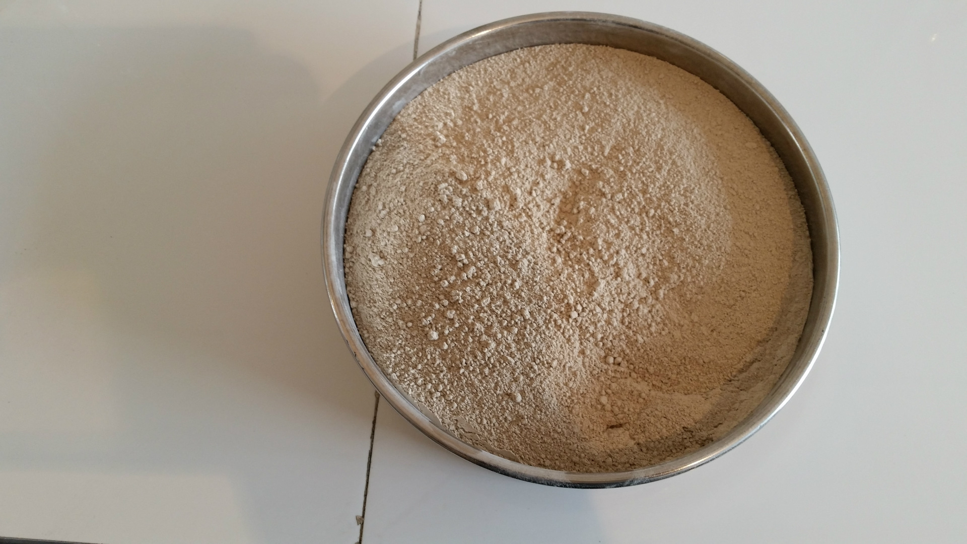 型煤粘结剂,吨兰炭粉添加量9&permil;.