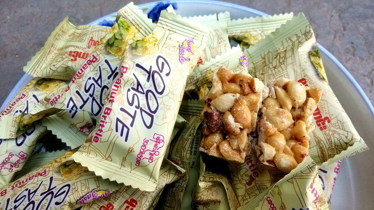 缅甸手工花生酥200克 进口糖果 特色美食 花生糖 新品批发