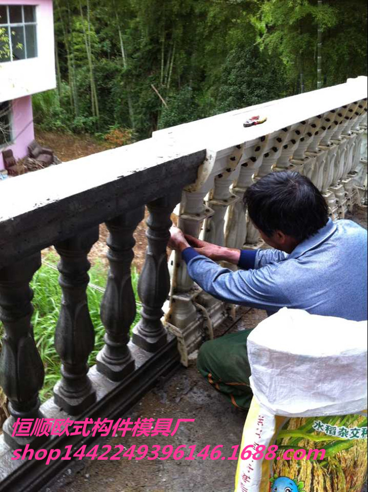 江西欧式构件花瓣款现浇栏杆模具,塑料花瓶柱阳台栏杆模具批发.