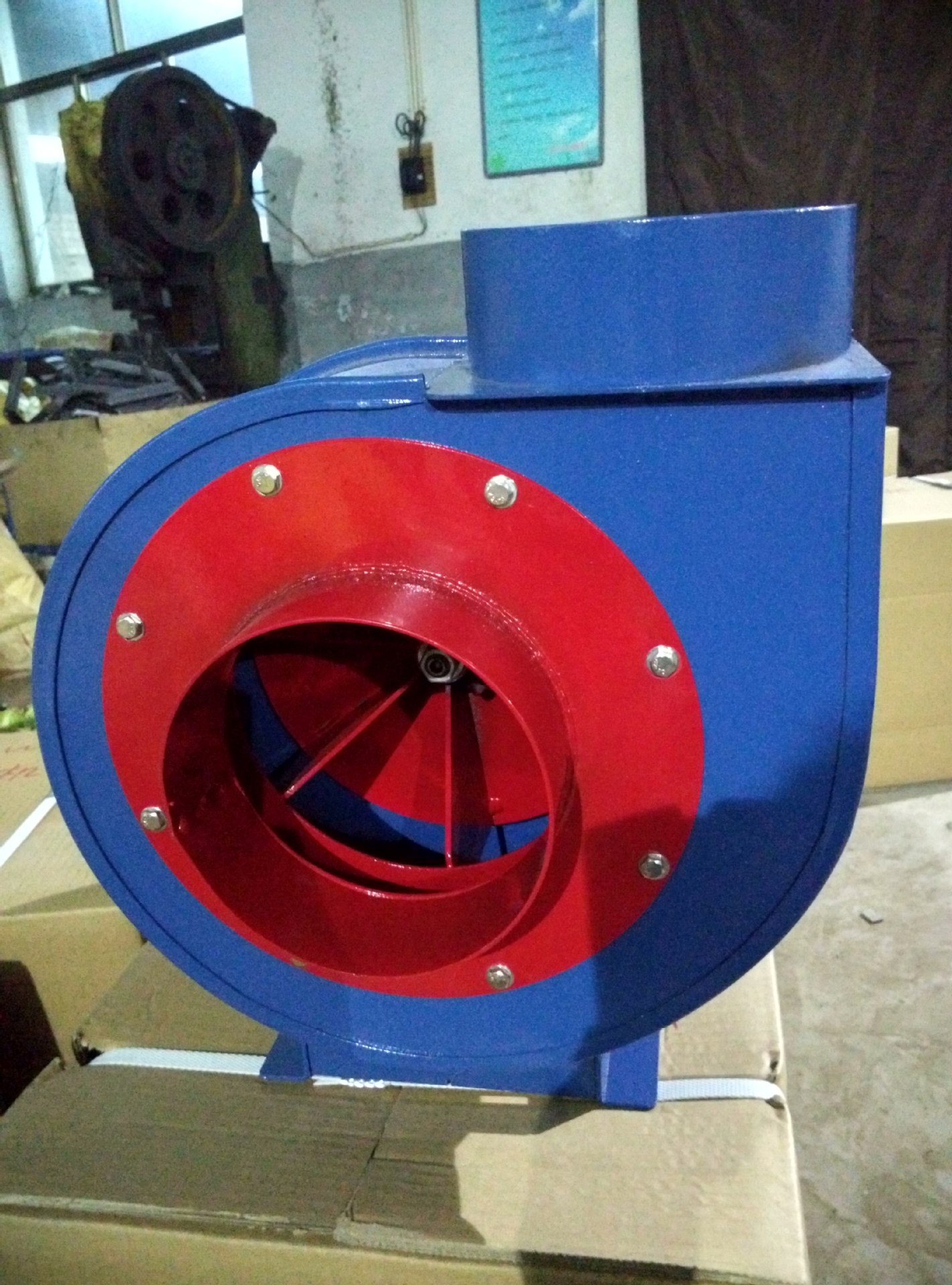 供应里心式通风机,鼓风机,引风机