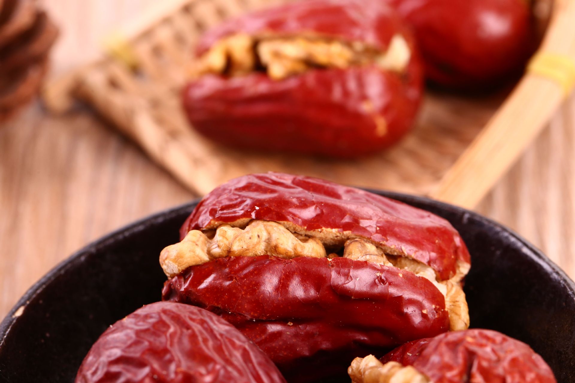 包邮新疆特产和田玉枣大红枣夹核桃仁色香味俱全批发