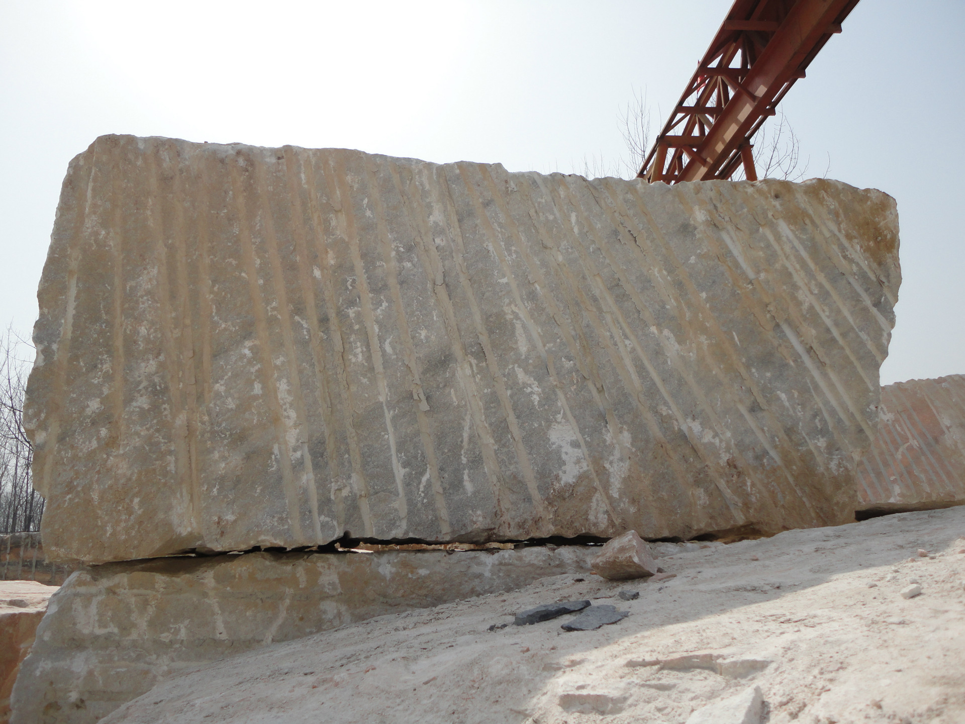 什么是石材荒料 加工制作建筑饰面材料的荒料及其他建筑用料