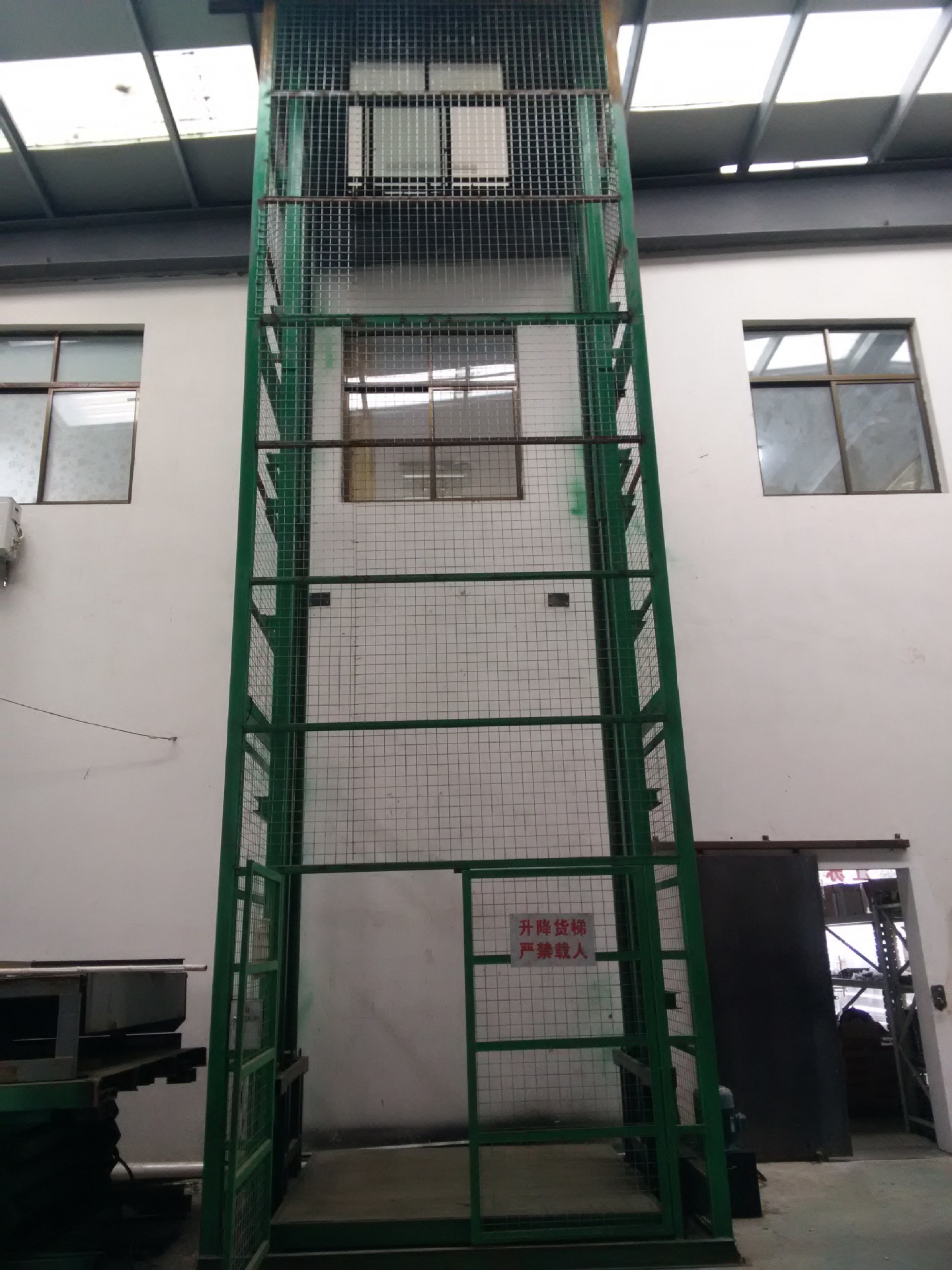我们厂做的厂房货梯
