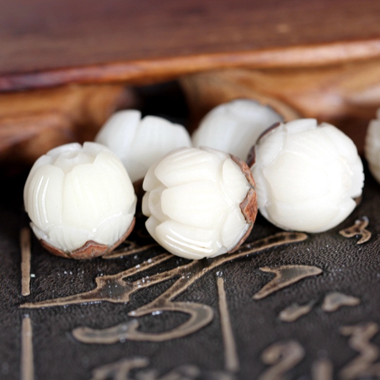 菩提雕刻莲花 菩提根白莲花白玉菩提散珠带皮莲花配饰配珠