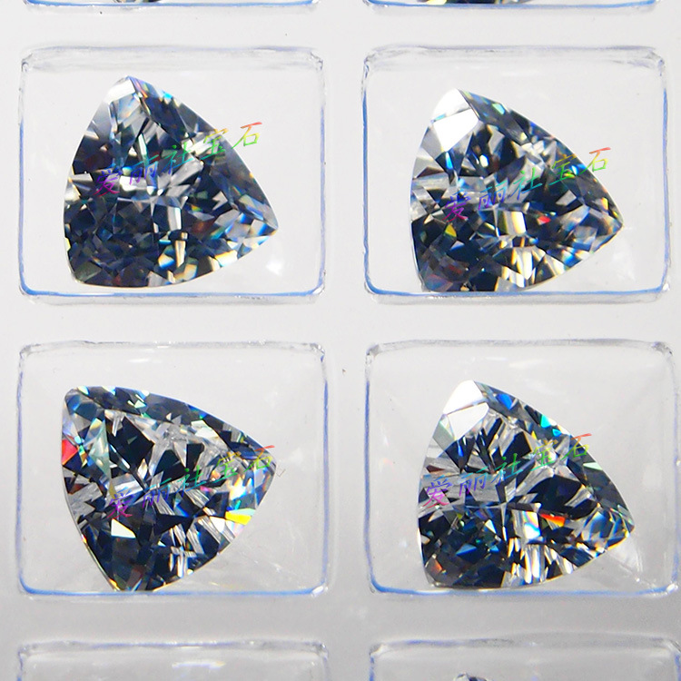 【厂家特价促销】aaa肥三角白锆 cz 8*8mm 梧州宝石批发