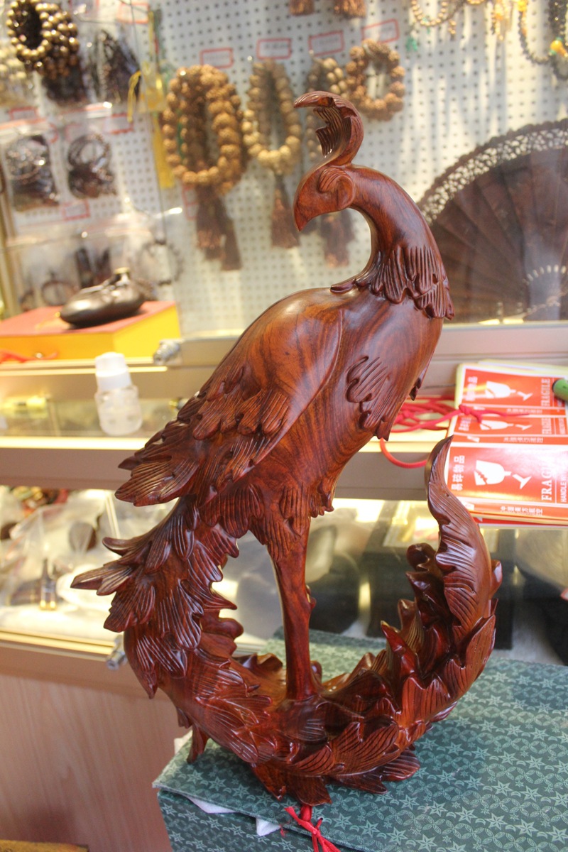 欧式风格实木孔雀摆件草花梨红木雕刻礼品家