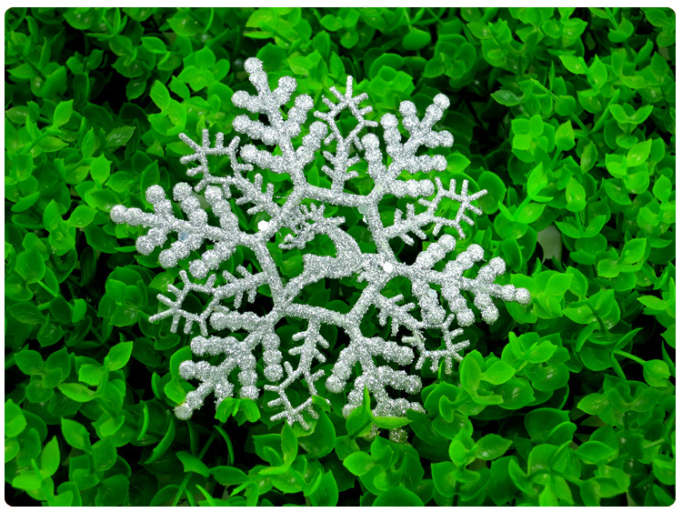 3片 圣诞节装饰 礼品 11cm彩色雪花片 圣诞树挂件 .