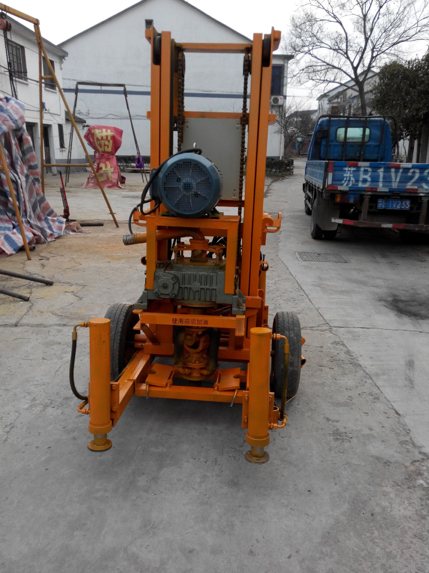 厂家直销新型液压钻机小型液压打桩机轻便型液压水井钻机