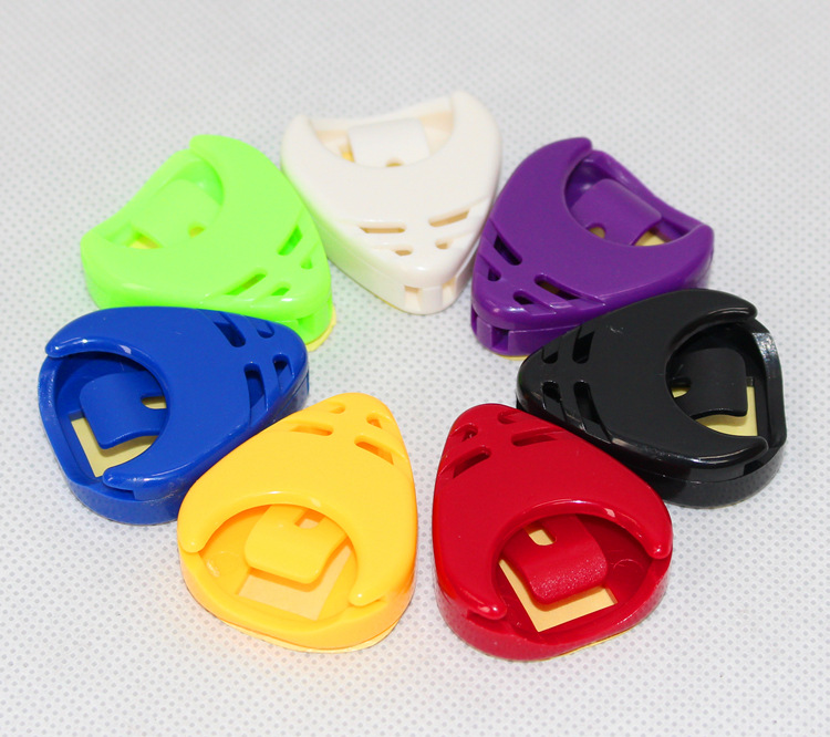 批发吉他拨片夹批发 便携式拨片收纳盒 可黏贴式拨片套混色发