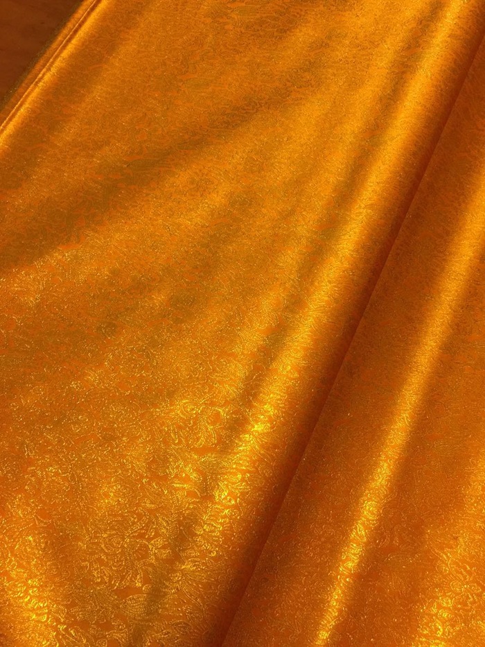 厂家直销高档金银丝织锦缎提花蒙古袍布包边布丝绸面料