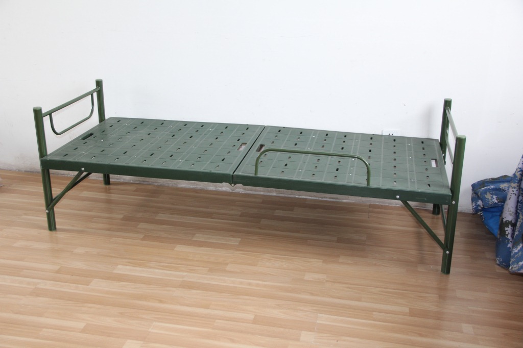 野战钢塑二折折叠床军绿色双层折叠床多功能