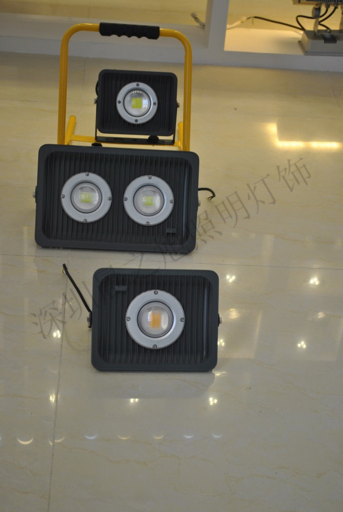 led投光灯led泛光灯cob集成三头珠投光灯隧道灯120w150w质保两年