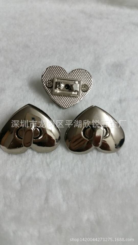 厂家直销高档钻石锁,女包五金配件锁,合金心形钻石锁,桃心挂锁