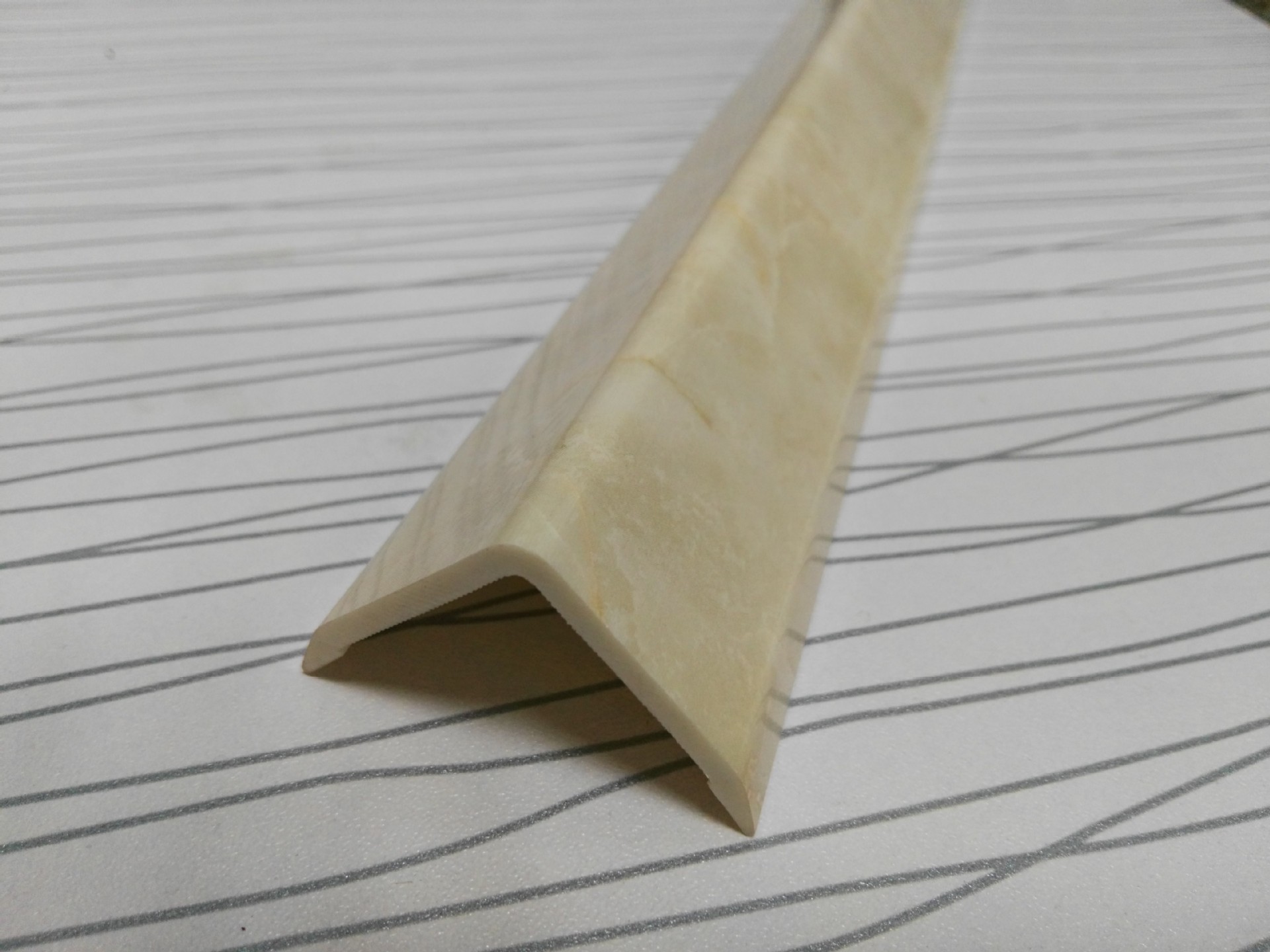 厂家直销仿大理石护墙角,墙壁角护角条,免打孔,幼儿园老人院用