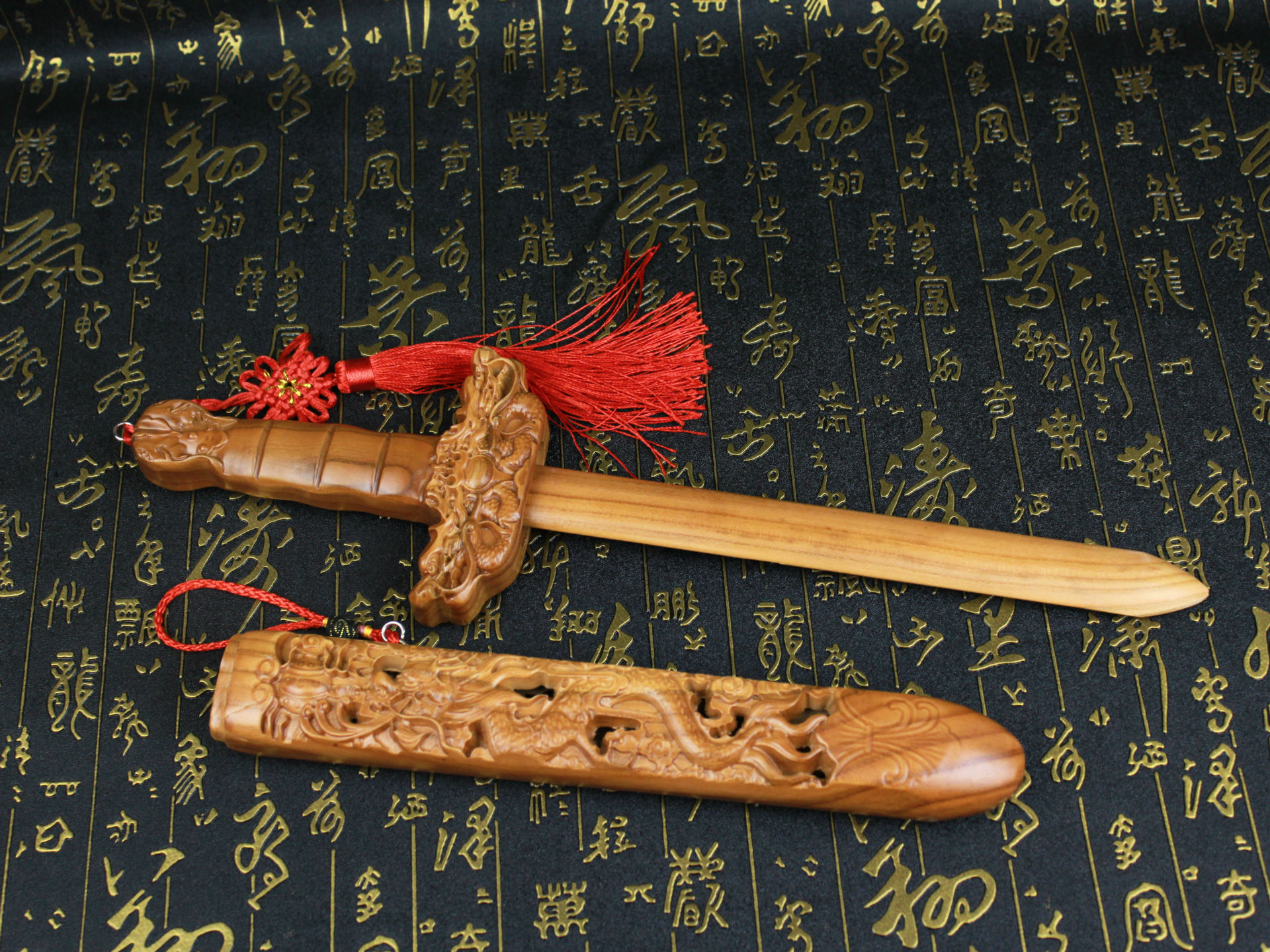 厂家货源 木雕镂空桃木剑 桃木剑单龙40cm挂饰挂件礼品定做logo