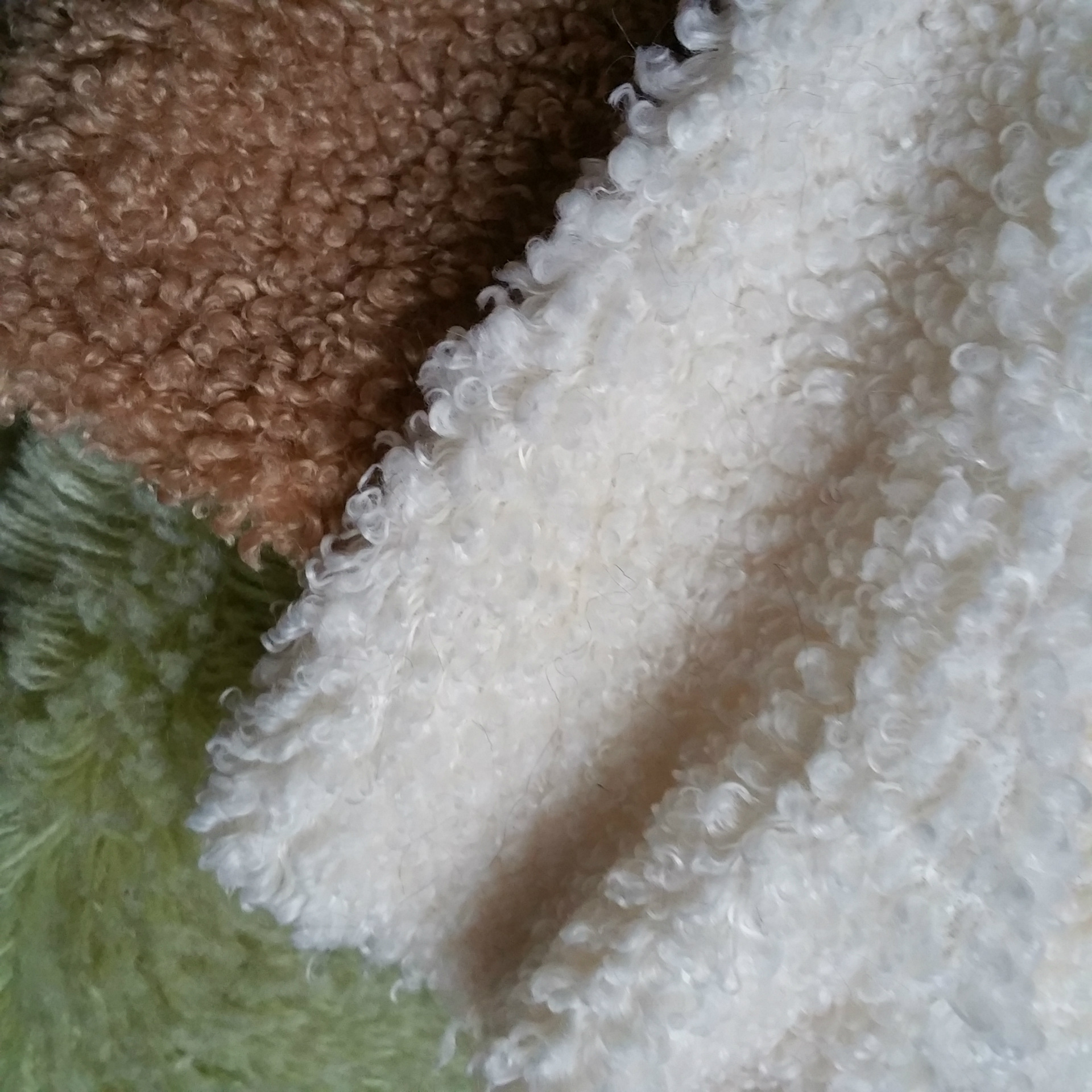 蚂蚁布 全涤绵羊绒布 700克 棕色 米白色 泰迪绒面料 - 布艺批发交易