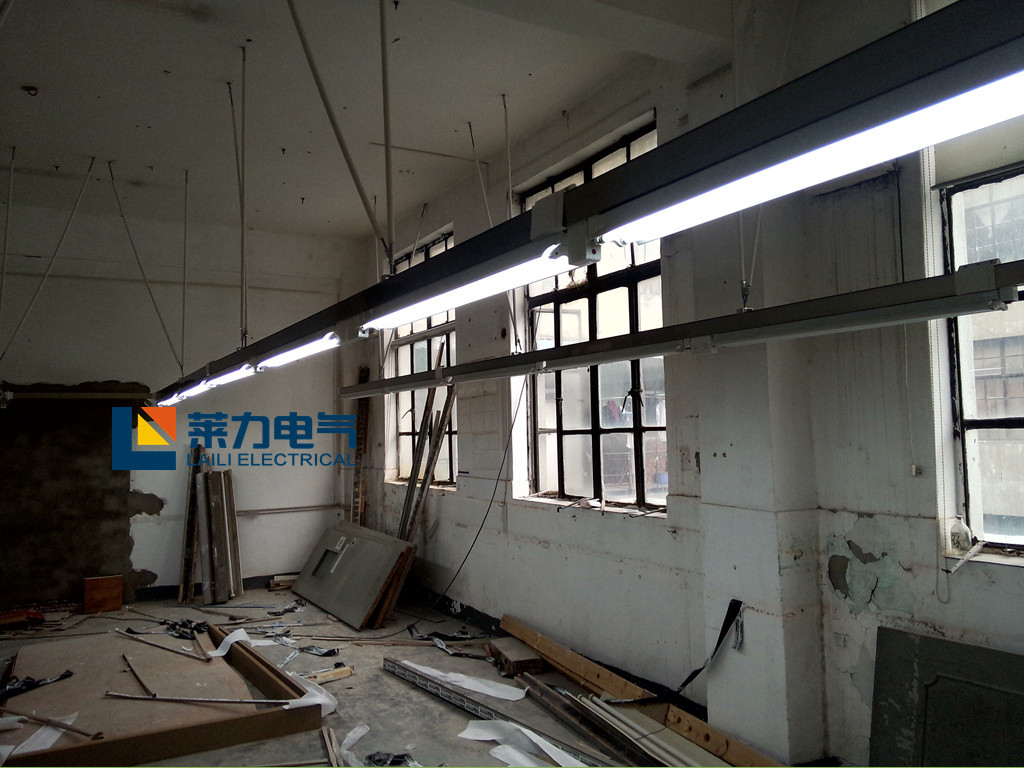 地下车库照明母线槽,服装厂16a照明线槽,工厂动力线槽