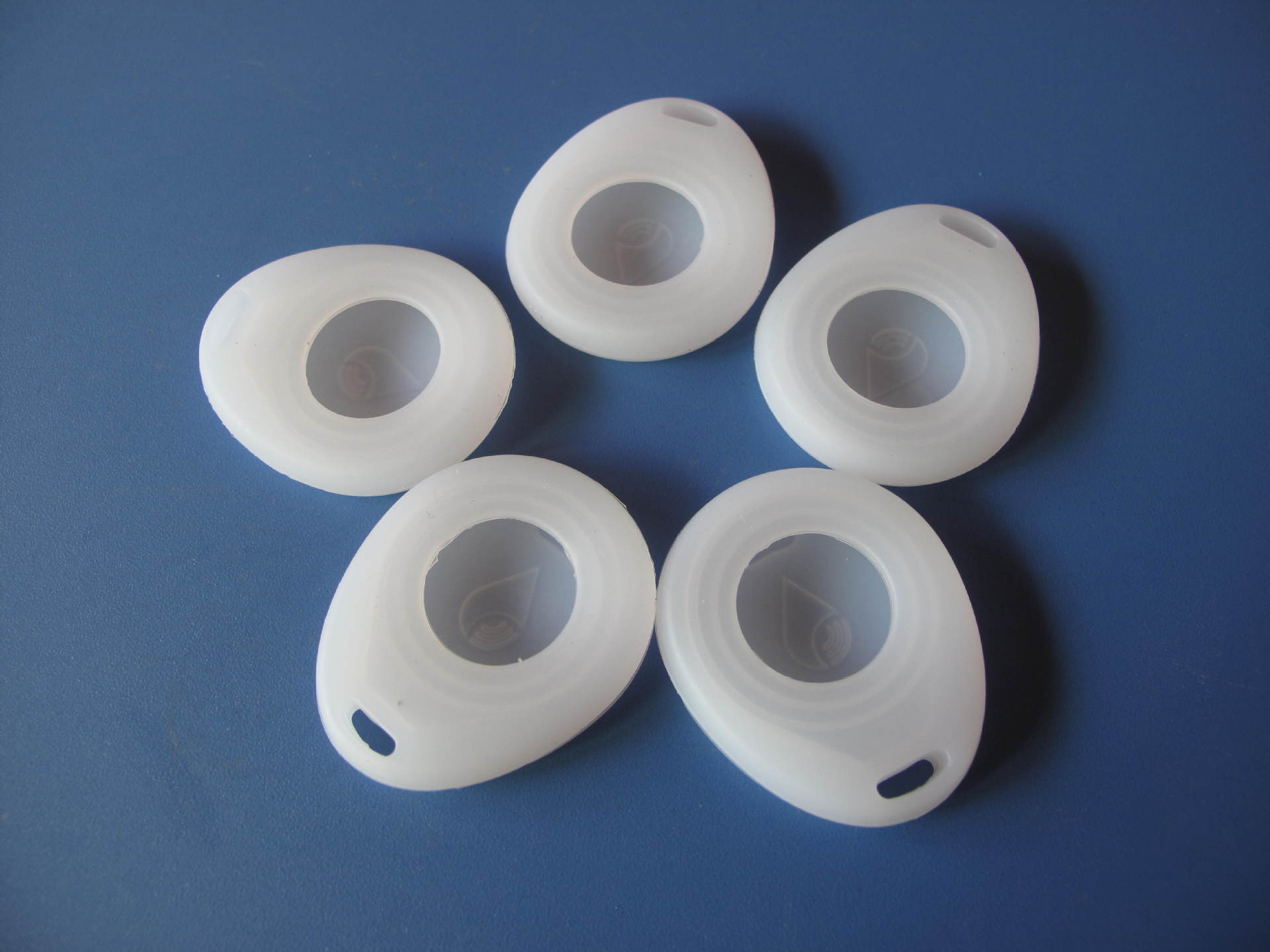 专业生产批发透明硅橡胶套 智能钥匙扣卡套