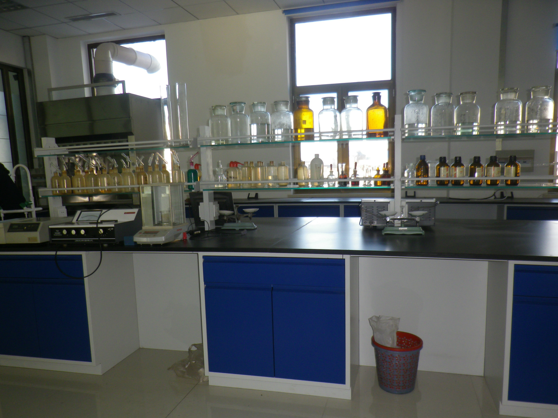 供应药厂,污水处理厂, 炼油厂 ,化工厂,化验室操作台