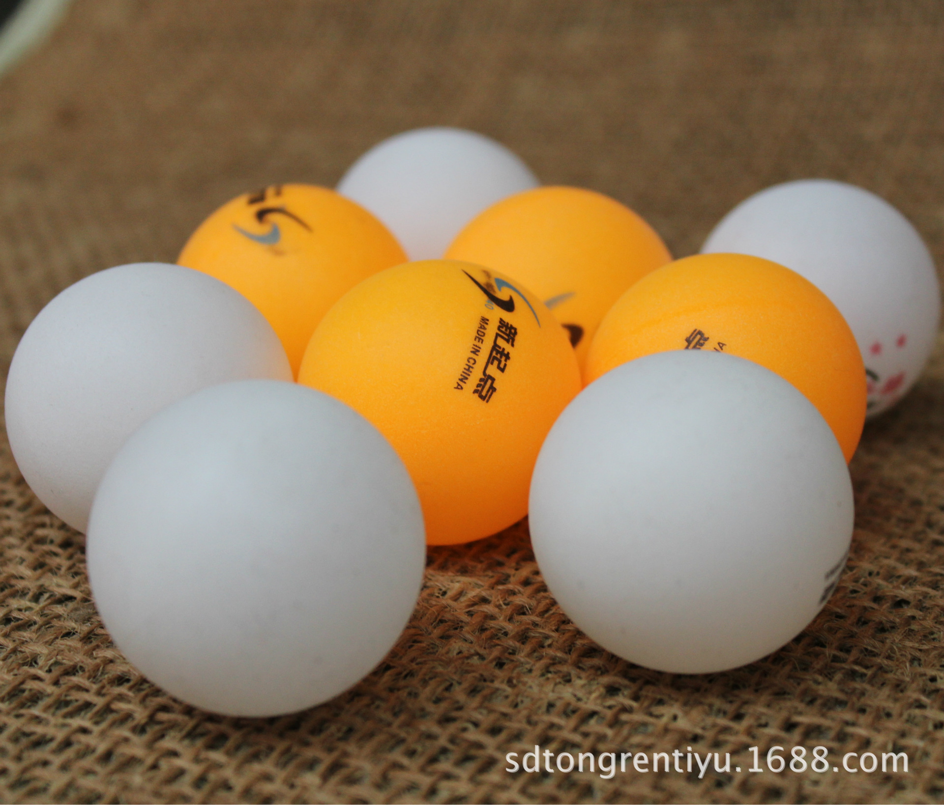 批发桶装塑料乒乓球 儿童幼儿园玩具 抽奖活动用 高弹性