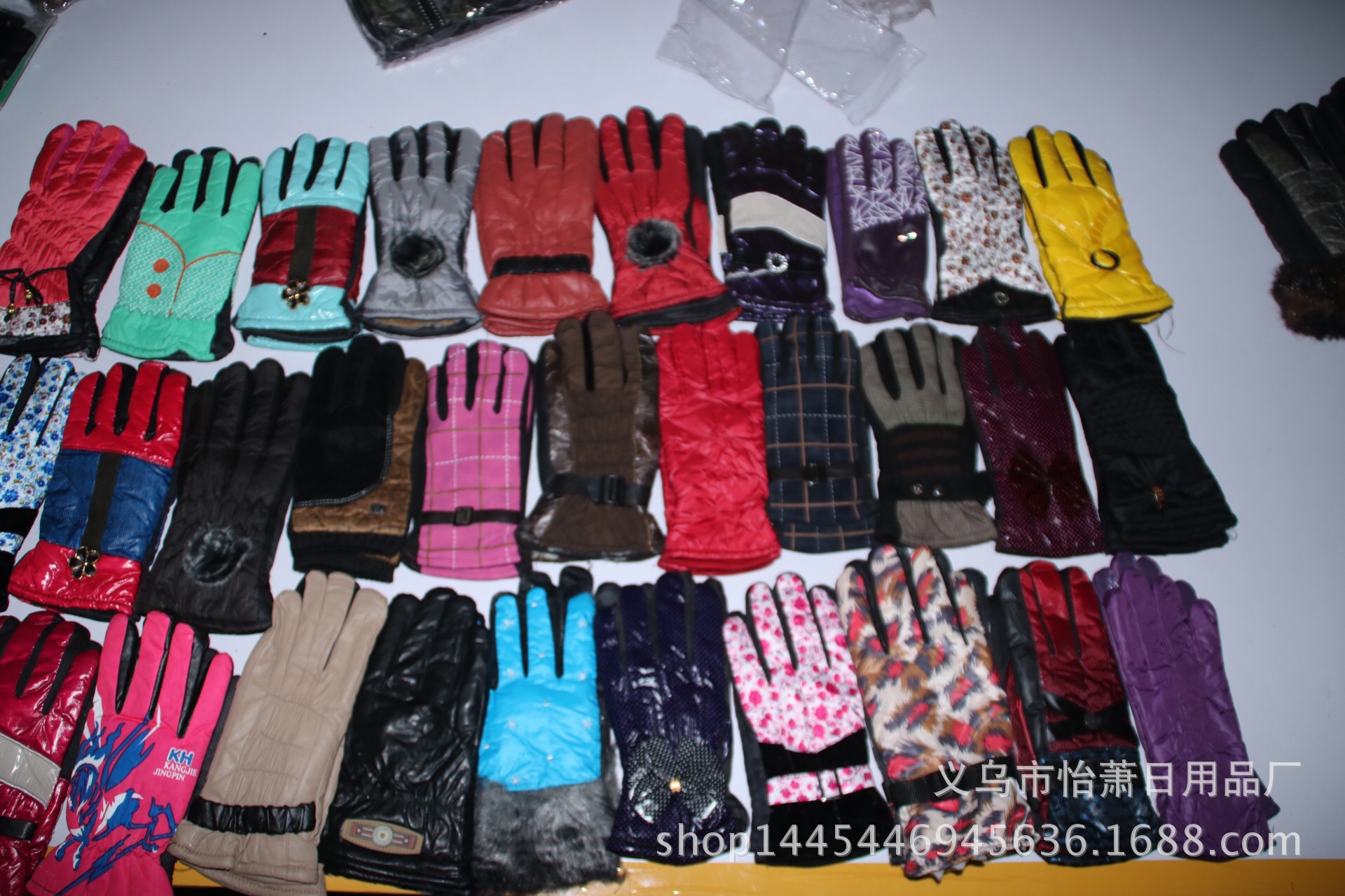 跑江湖地摊展会摩托车手套自行车保暖手套皮手套批发