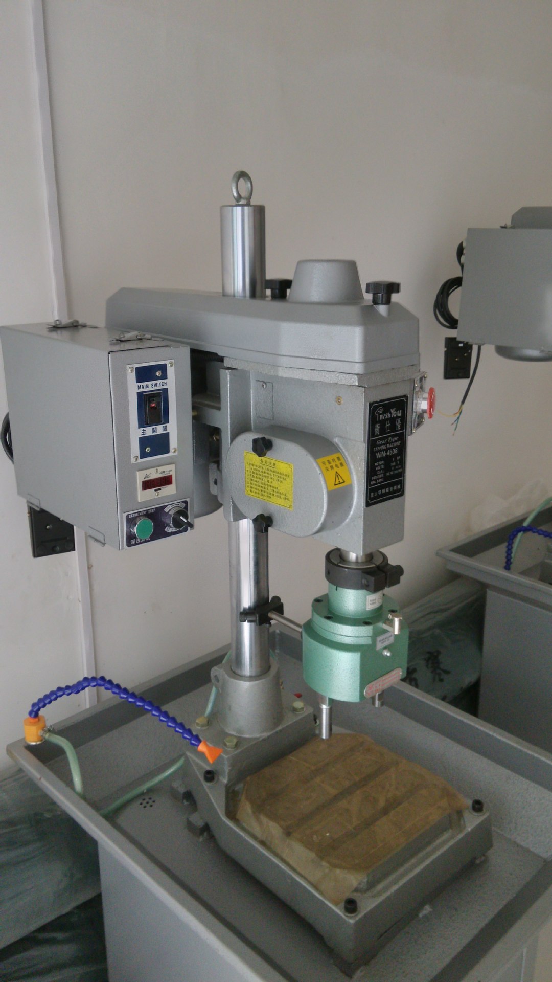 厂家自动攻丝机两轴自动攻牙机攻丝机m1m8现货带多轴