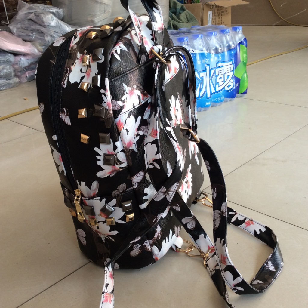 厂家韩版双肩背蝴蝶花学生包女士背包时尚休闲