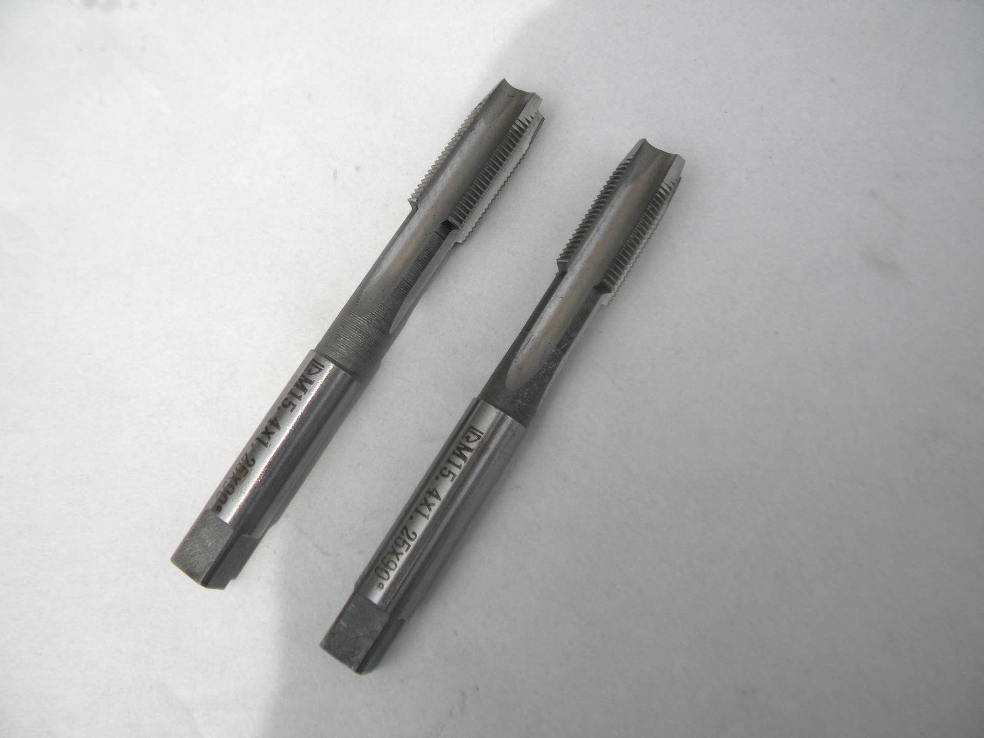 英制锯齿形螺纹丝锥(7&deg;/45&deg;)