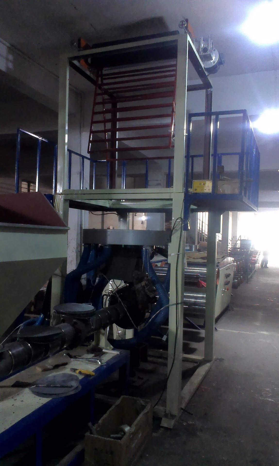 在浙江省绍兴和萧山有生产立式撕裂摸机械的厂家吗