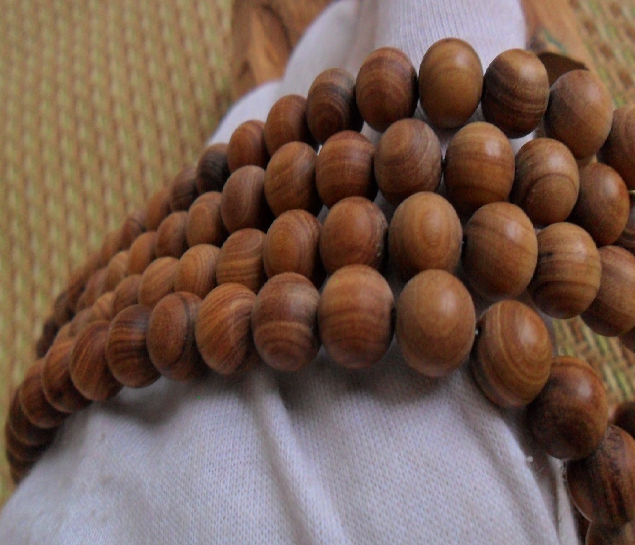 现货供应西澳新山檀香木佛珠手链 男女通用檀香木佛珠手串批发