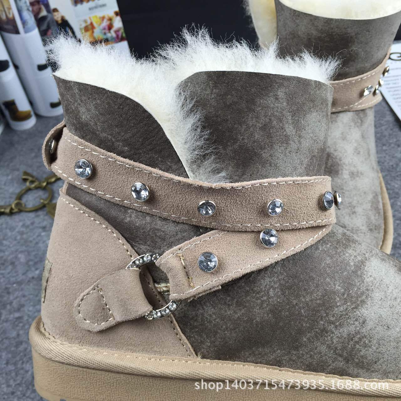 邓紫棋同款雪地靴新款爆款羊皮毛一体牛筋底发泡底可定制一件代发