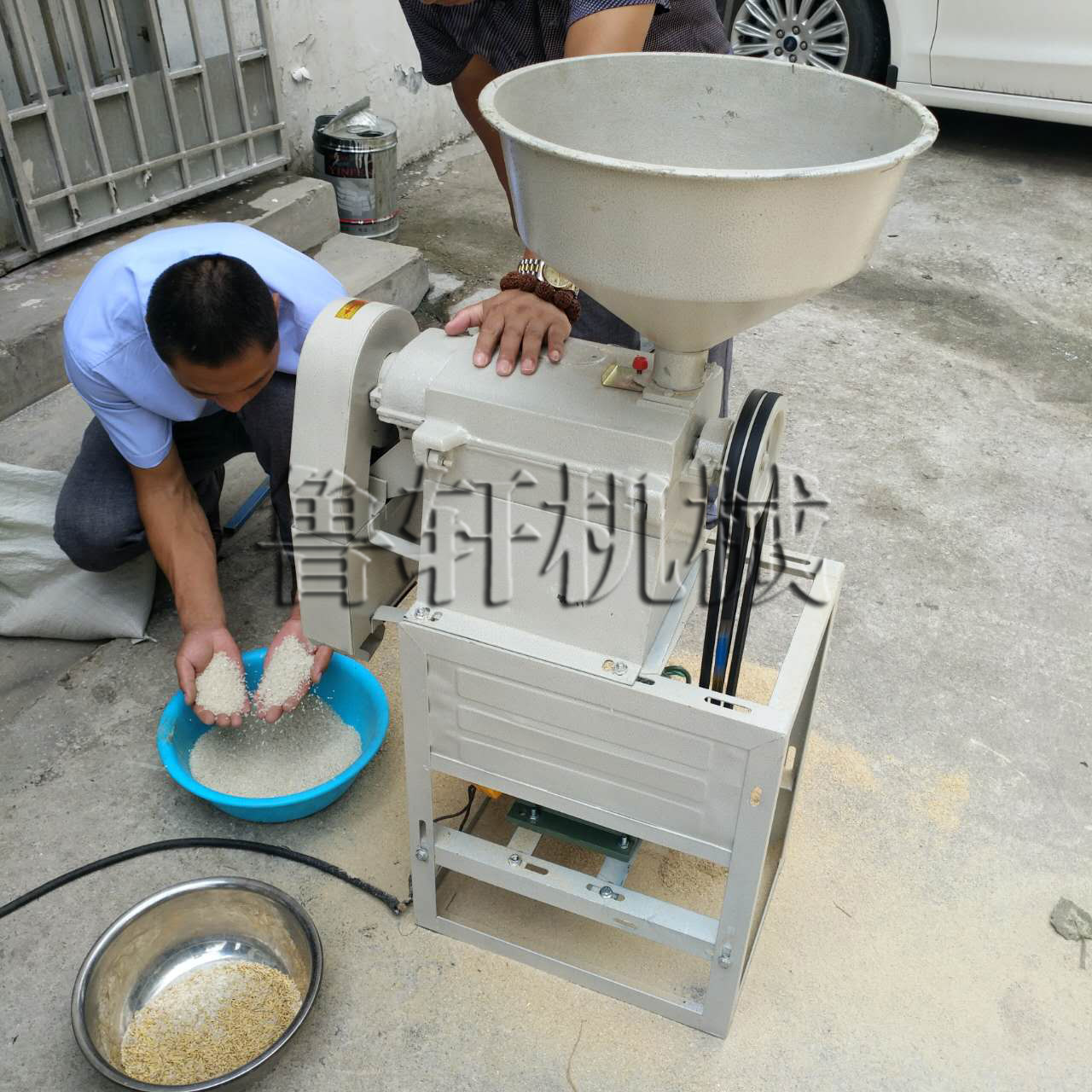黑龙江新一代水稻剥壳机图片 哈尔滨稻谷脱壳碾米机效果好