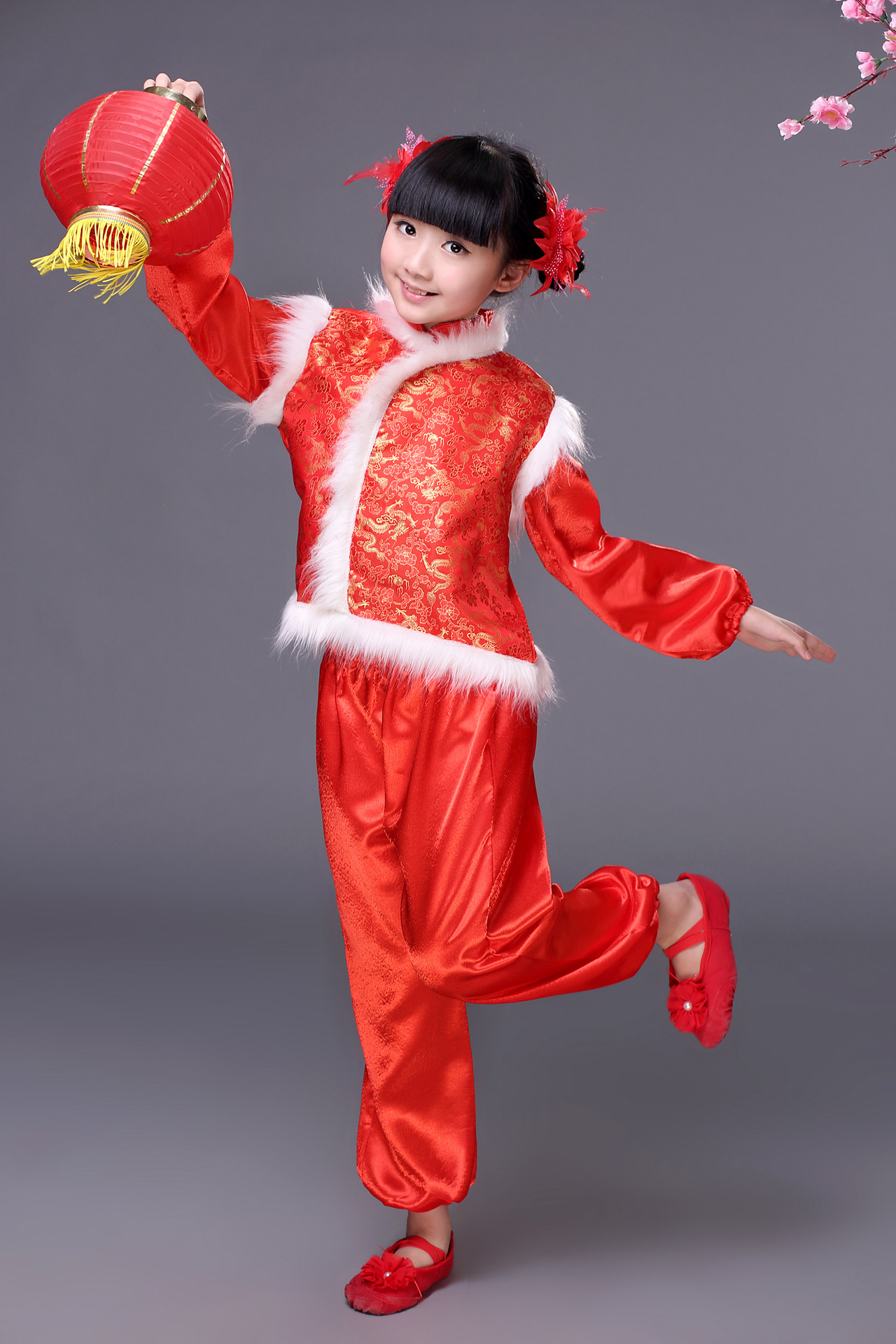 儿童春节舞蹈服圣诞元旦小拜年秧歌服中国结演出服红灯笼表演服