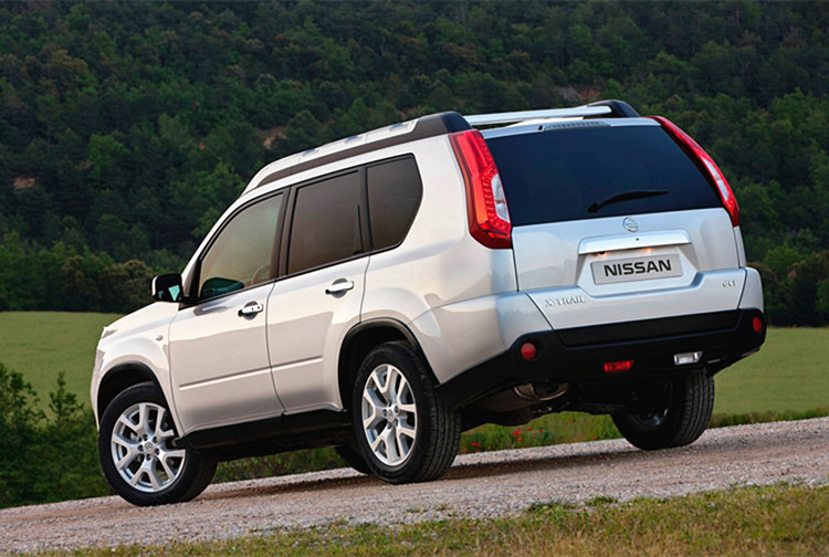 适用于07-09款 尼桑奇骏后杠灯雾灯 反光片 x-trail后杠反光片