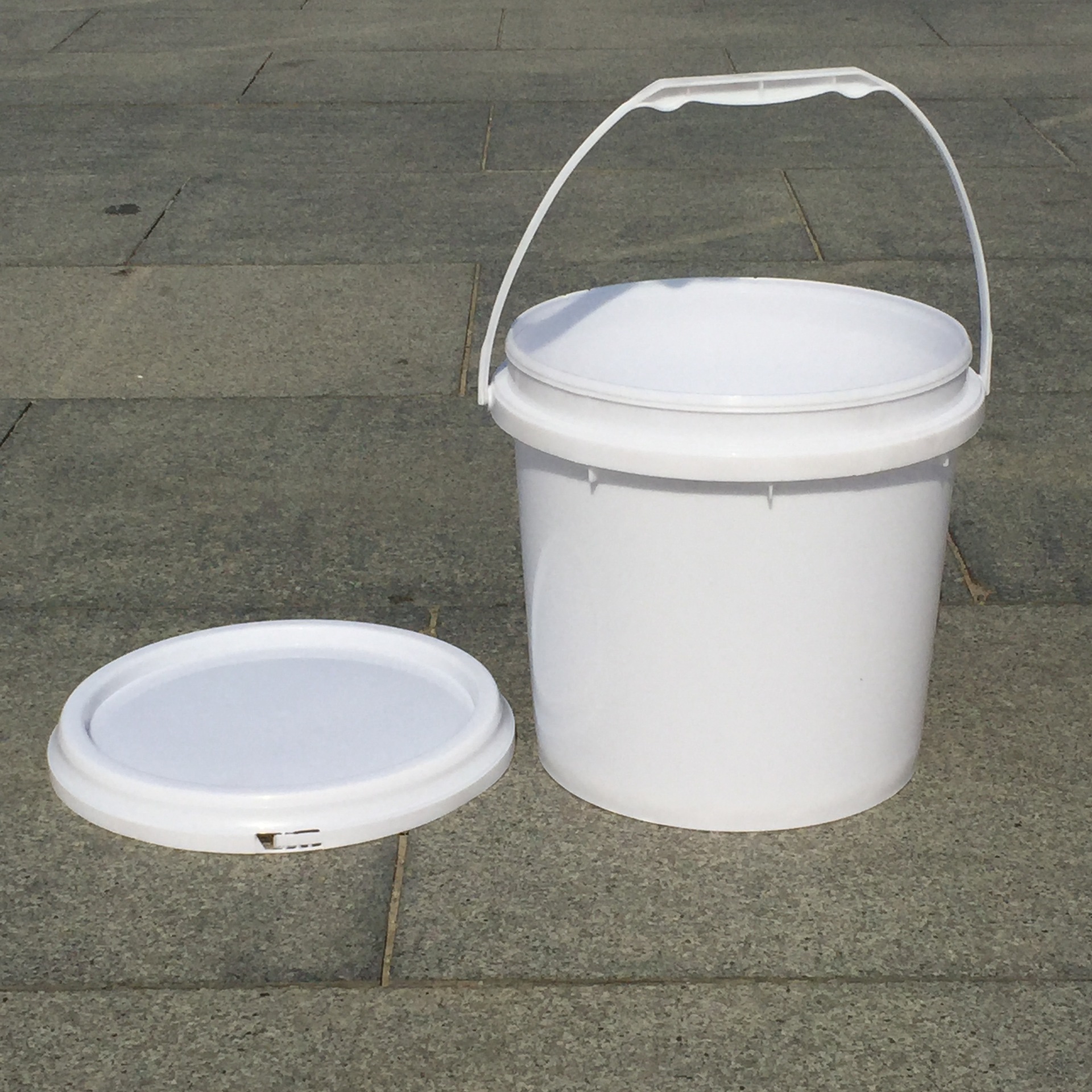 厂方批发 5l-b塑料提手油漆桶 润滑油桶包装桶 塑料油漆桶圆形