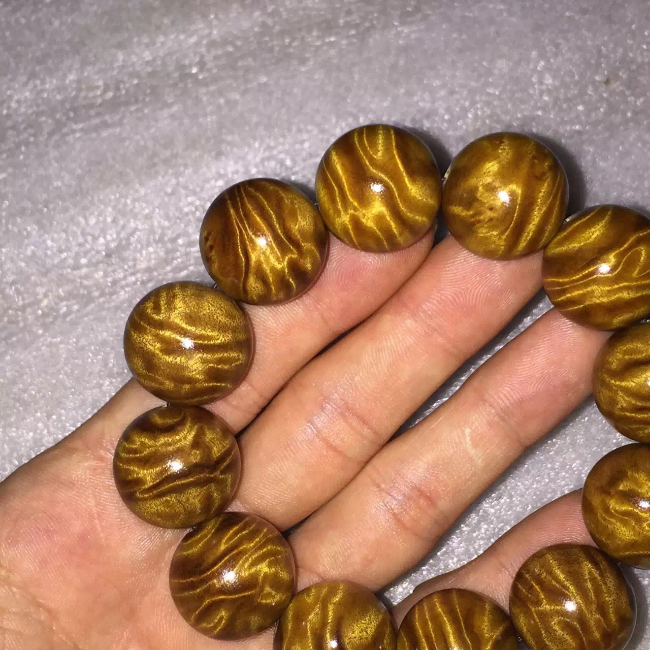 批发金丝楠小叶桢楠水波纹龙胆闪电纹手串品相完美香味