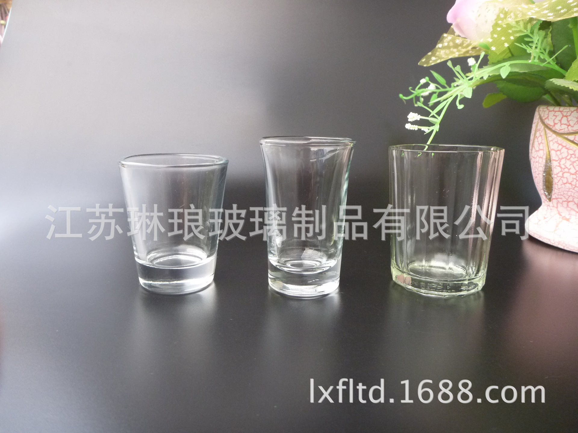 50毫升高白料玻璃杯 定做小酒杯 压制玻璃杯 定做烛台玻璃杯