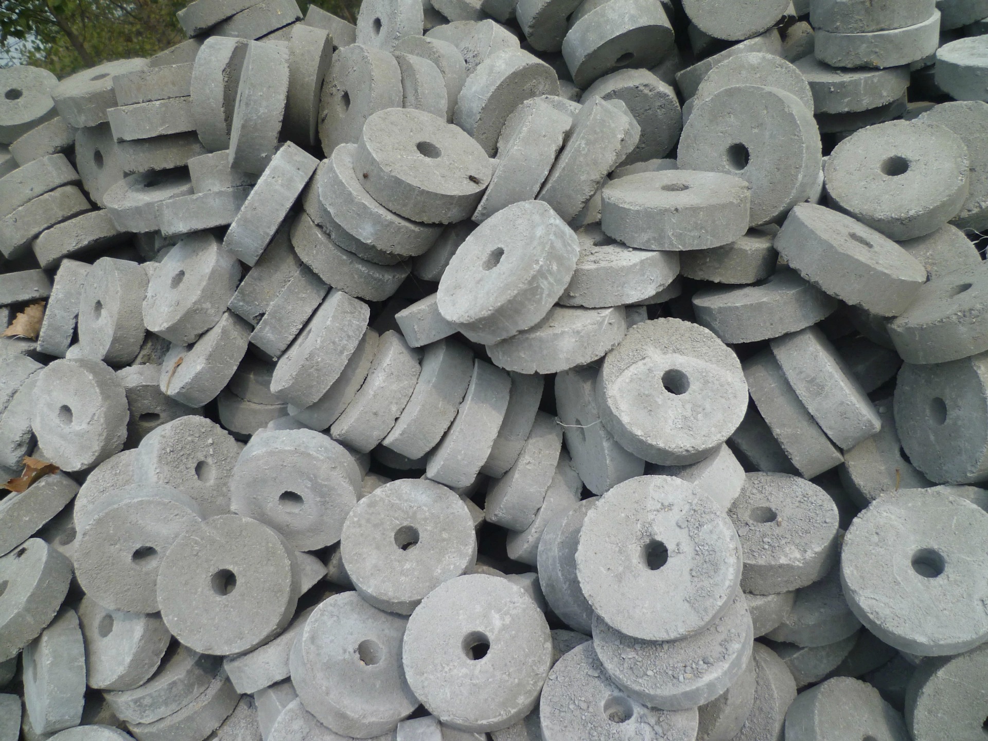 轮型混凝土钢筋垫块 专业定制 规格多样 欢迎订购 质量上乘-起重机产