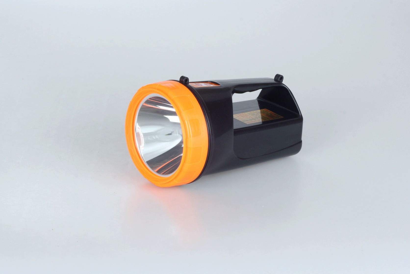 雅尼手提式户外塑料探照灯 led充电强光手电筒 强光 yn-745