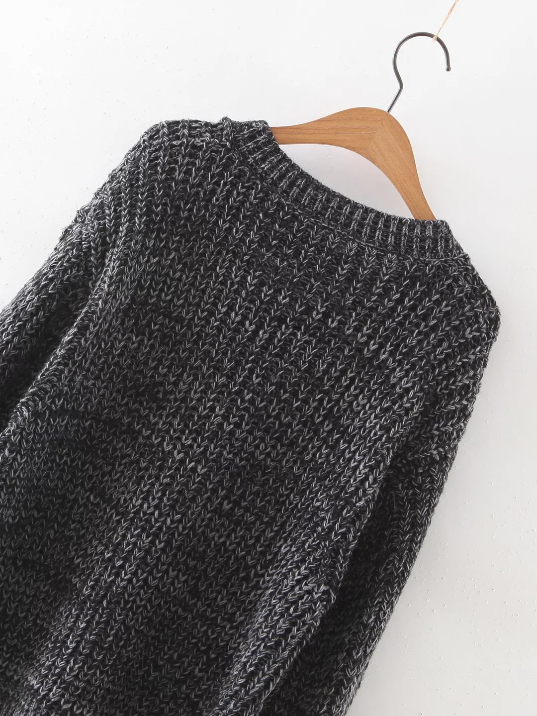 时尚品牌秋季套头v领常规款女装修身出口长袖锦纶真品针织衫毛衣