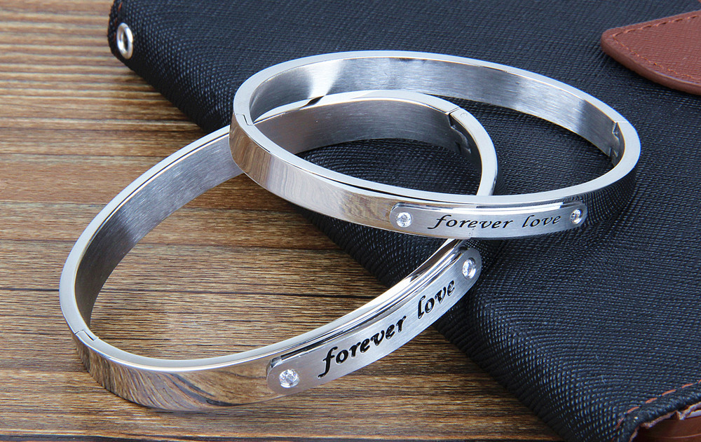 复古情侣款钛钢手镯锆石英文字母forever love永恒的爱不锈钢手镯