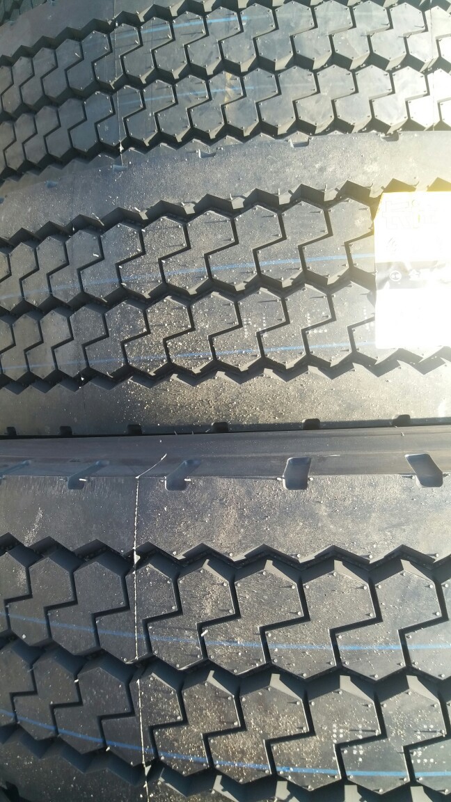 金冠12r22.5az171全钢载重汽车轮胎