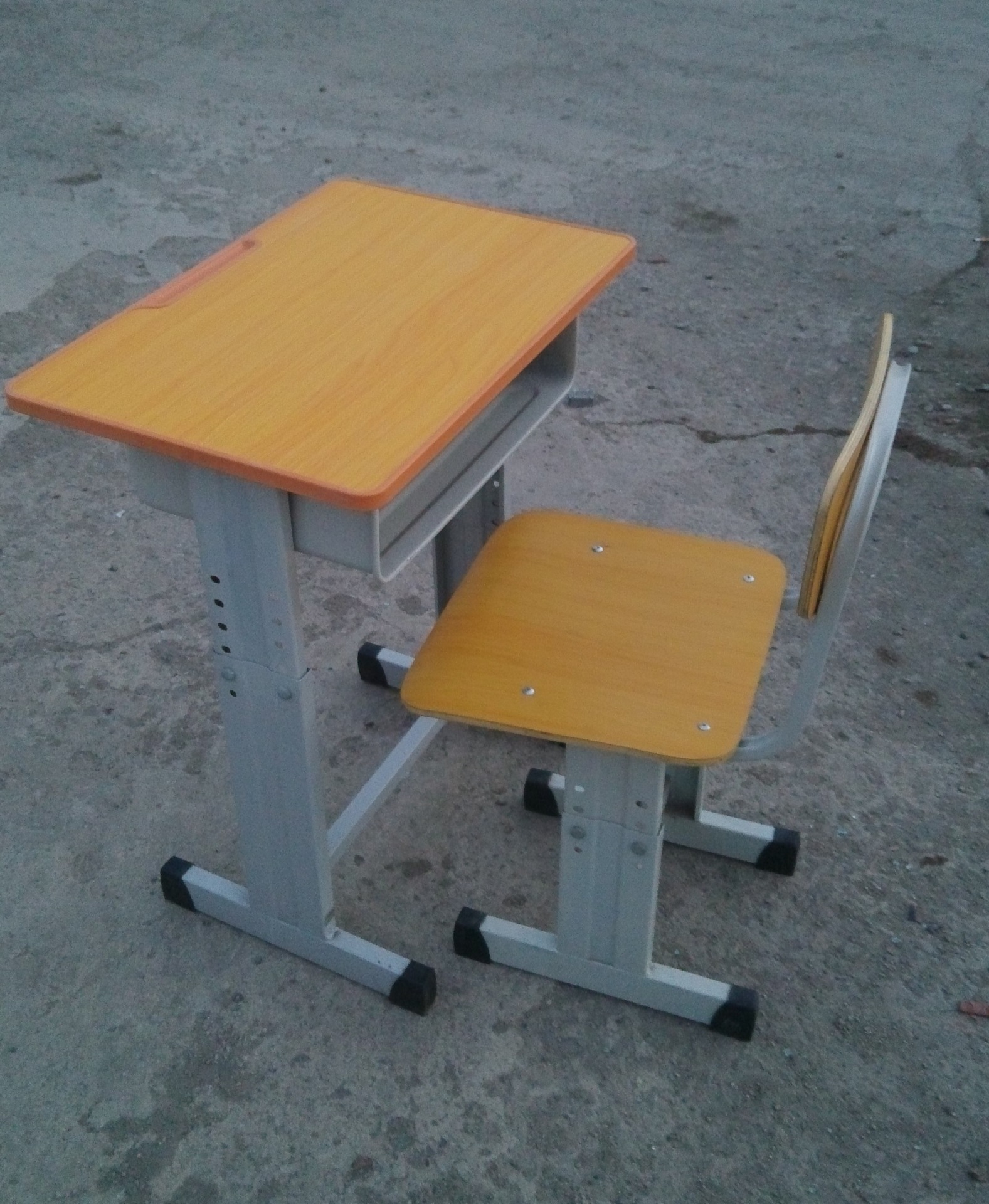 代发-普通单人课桌椅 槽钢桌腿课桌 升降桌椅学生 可定制