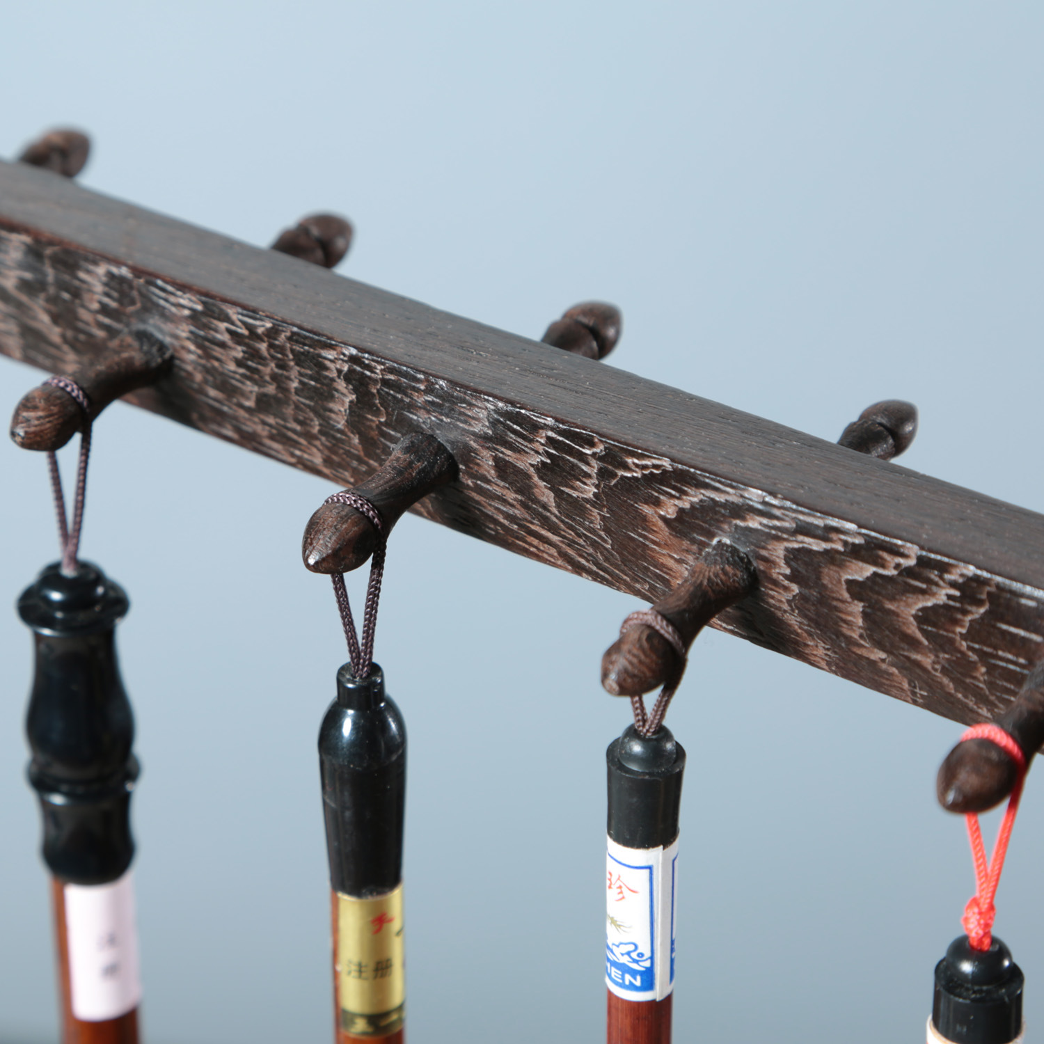 鸡翅木红木笔架毛笔挂12针鸡翅木雕刻实木龙头笔挂文房四宝批发