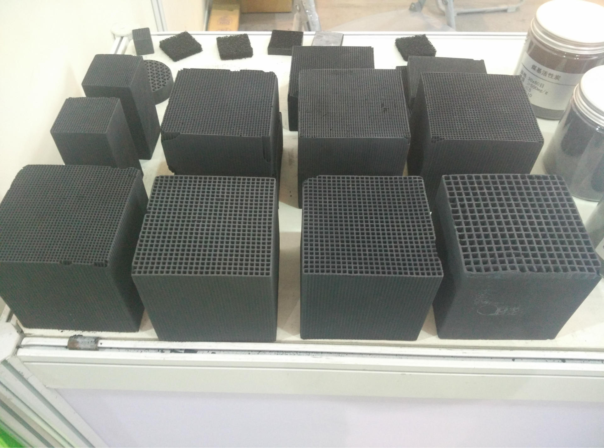 蜂窝炭,蜂窝活性炭,块状炭,块状蜂窝炭