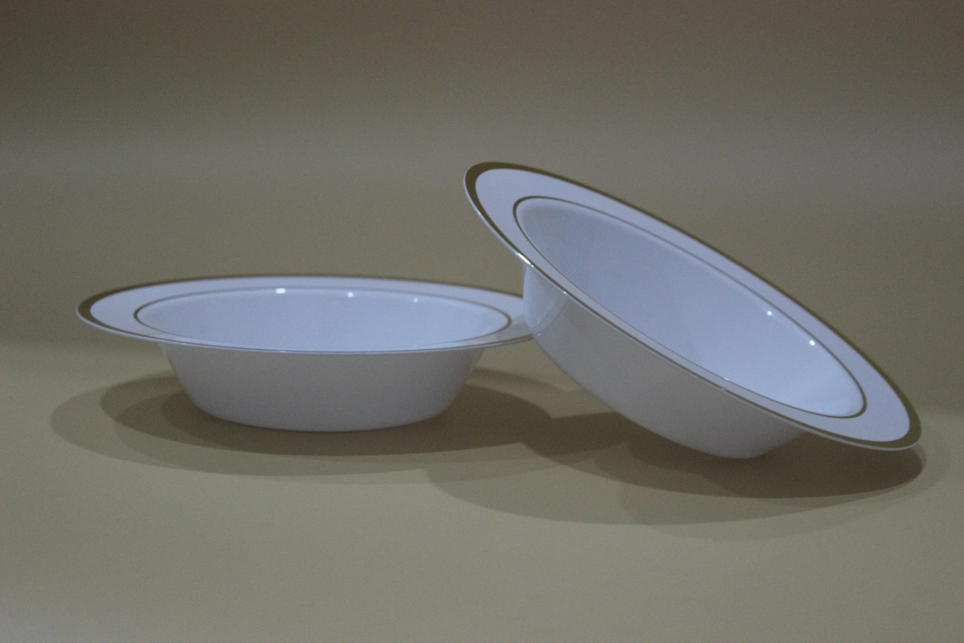 可定制一次性塑料餐具 pp塑料深碗盘 食品级塑料保鲜盘 塑料碗