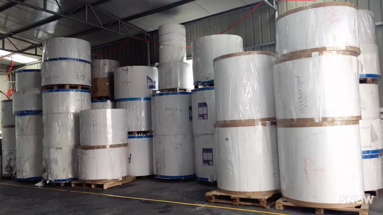 新品鲜花包装纸 竖条加厚玻璃纸塑料opp防尘膜 花束包装材料批发